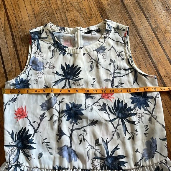 Peplum Top - Picture 3 of 5